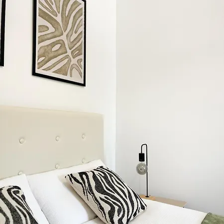 Urban Jungle 2 - Free Parking Apartman *