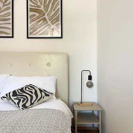 Urban Jungle 2 - Free Parking Apartman *