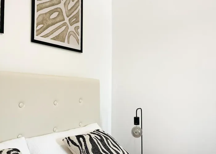 Urban Jungle 2 - Free Parking Apartment *